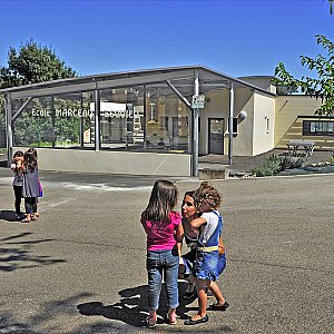 Saint-Antoine-de-Ficalba : création et extension de l’école.