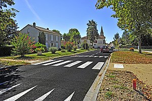 Villefranche-du-Queyran : aménagement du bourg.