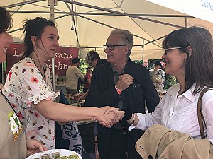 Stade Armandie. Opération de promotion des tomates de Rougeline et du cresson des cressonnières d’Aquitaine, avec Raymond Girardi.