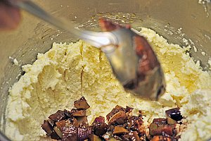 Ajouter le chutney.
