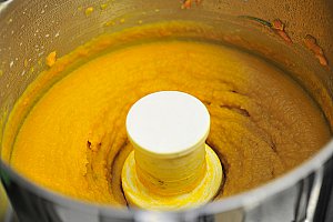 Passer la chair au mixeur afin d’obtenir une purée.