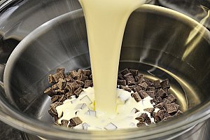 Ajouter la crème et le beurre…