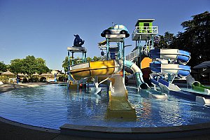 Aqualand, les deux plus grands toboggans d’Europe sont chez nous à côté de Walibi !