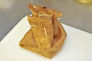 Pliage de l’aumônière.