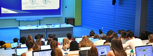 ouverture-fac_pin_amphi_etudiants_PACES.jpg