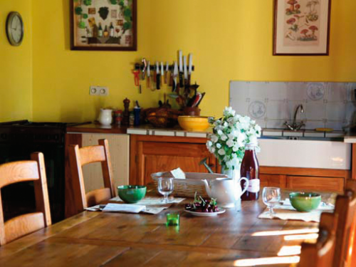 01---les-3-vignobles-chambre-hote-nature-les3vignobles-table-02.png