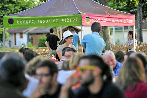 01---photo-stand-manif-copie.jpg