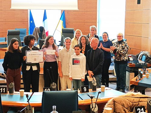 14-15---laureuats-concours-laiciteu-2023-Dept47-800-px.jpg