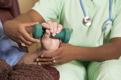 Aide-a-domicile---Istock-800px.jpg