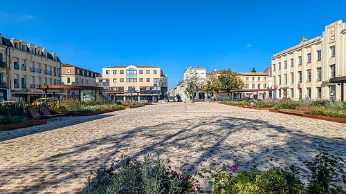 Marmande-Place-Clemenceau-3--Ville-de-Marmande-800px.jpg