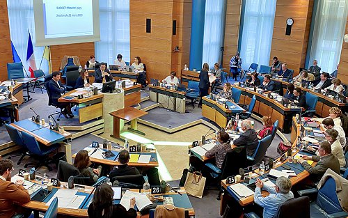 Vote-du-budget-2025.jpg